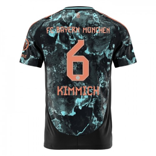 Maglia FC Bayern Monaco Kimmich 6 Secondo 2024-25 Maniche Corte - Uomo Maglia FC Bayern Monaco Kimmich 6 Secondo 2024-25 Maniche Corte - Uomo